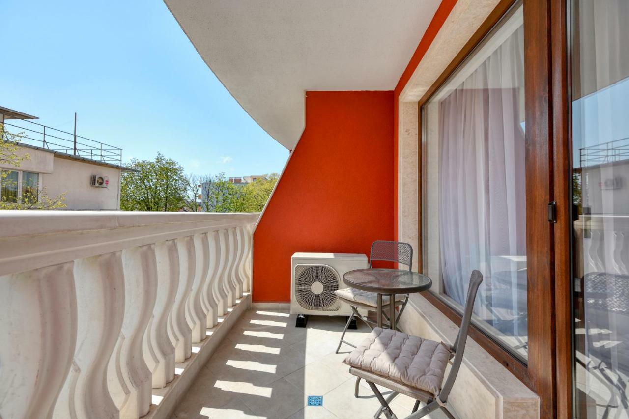 Apartment Grand Karavel Centre Varna Exteriör bild